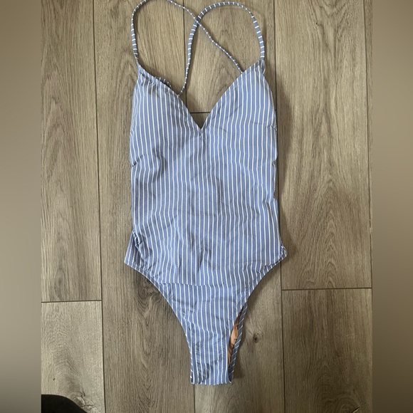 NWT J.Crew Seersucker Bathing Suit - Picture 2 of 8